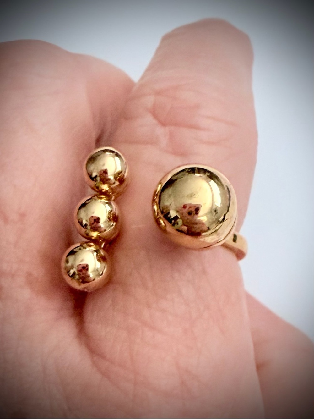 Gold Sphere Ring — Women Jewelry